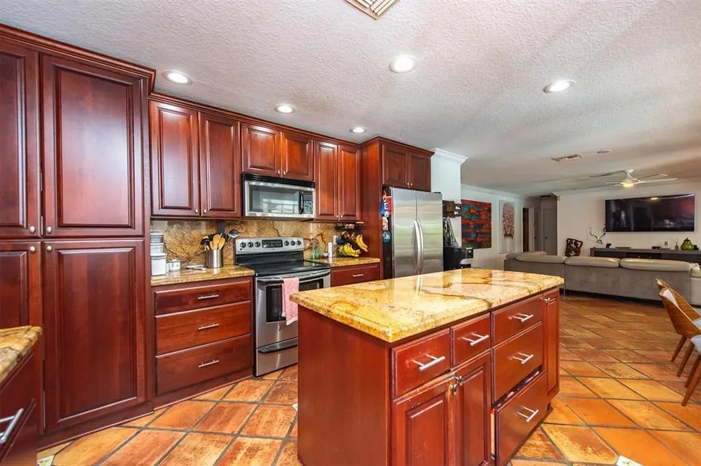 11650 SW 1st Street Plantation FL 33325
