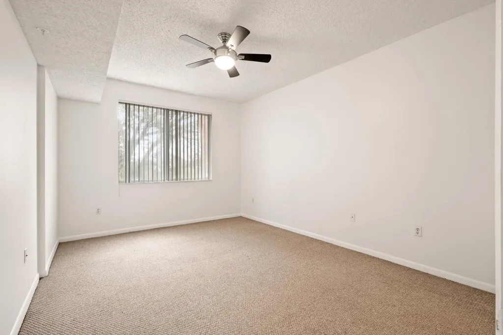 6960 SW 39th Davie FL 33314