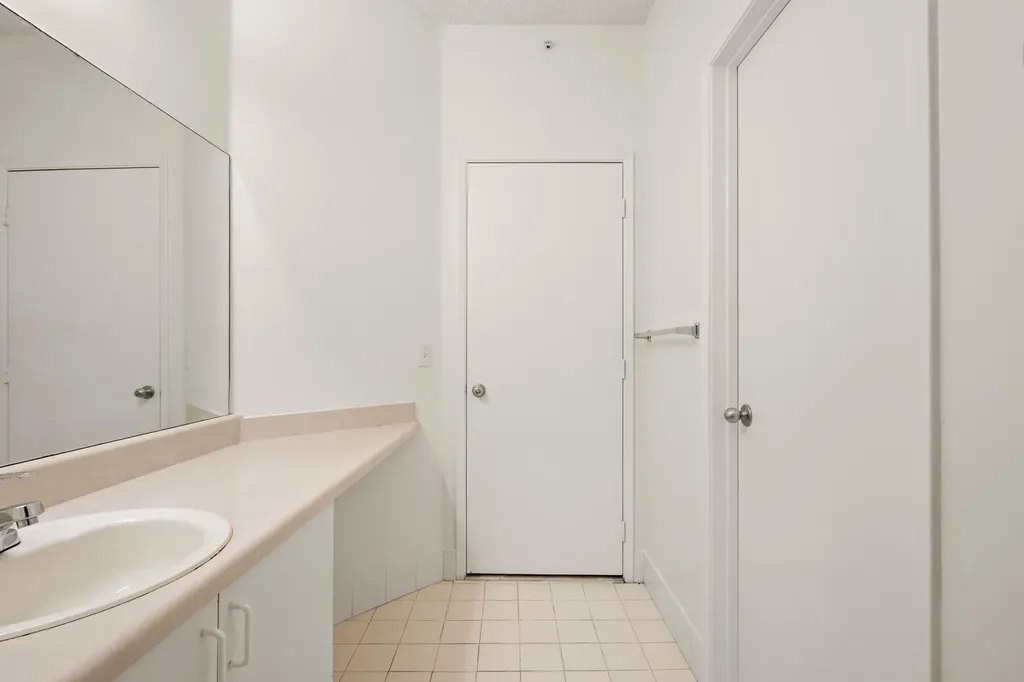6960 SW 39th Davie FL 33314