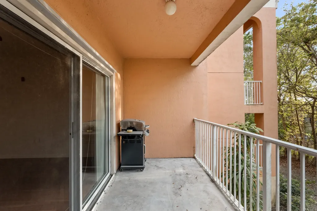 6960 SW 39th Davie FL 33314