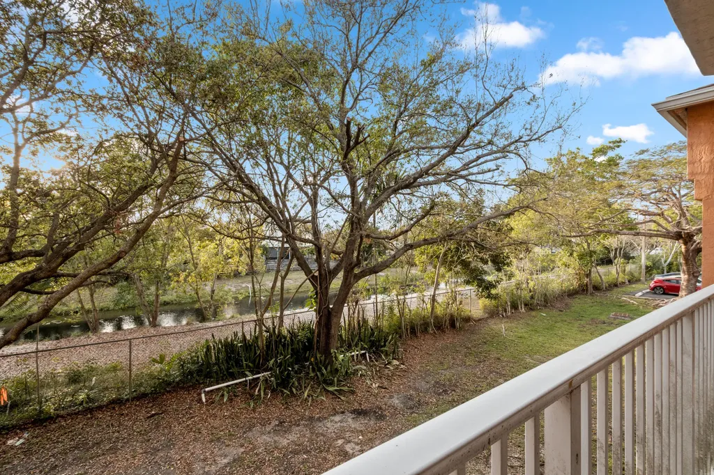 6960 SW 39th Davie FL 33314
