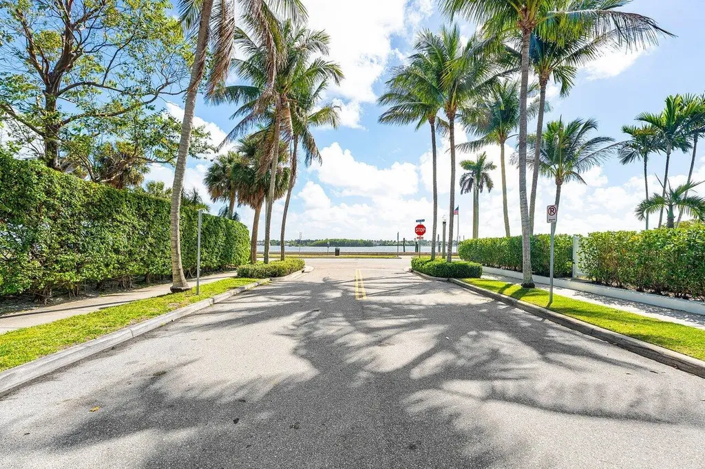3511 Washington Road West Palm Beach FL 33405