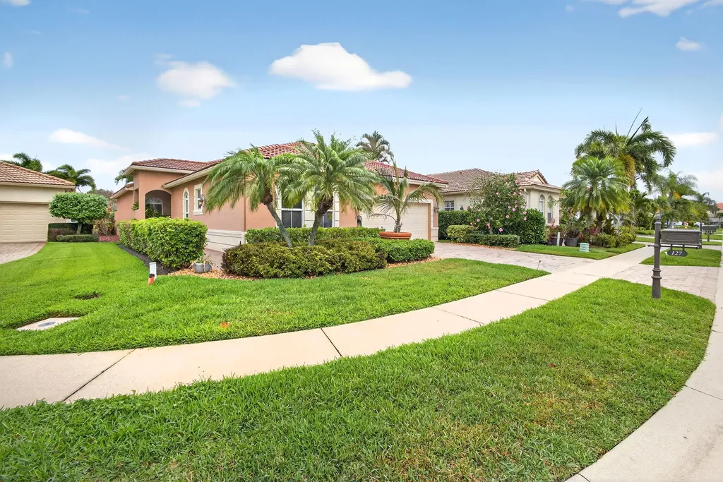 127 Casa Grande Court Palm Beach Gardens FL 33418
