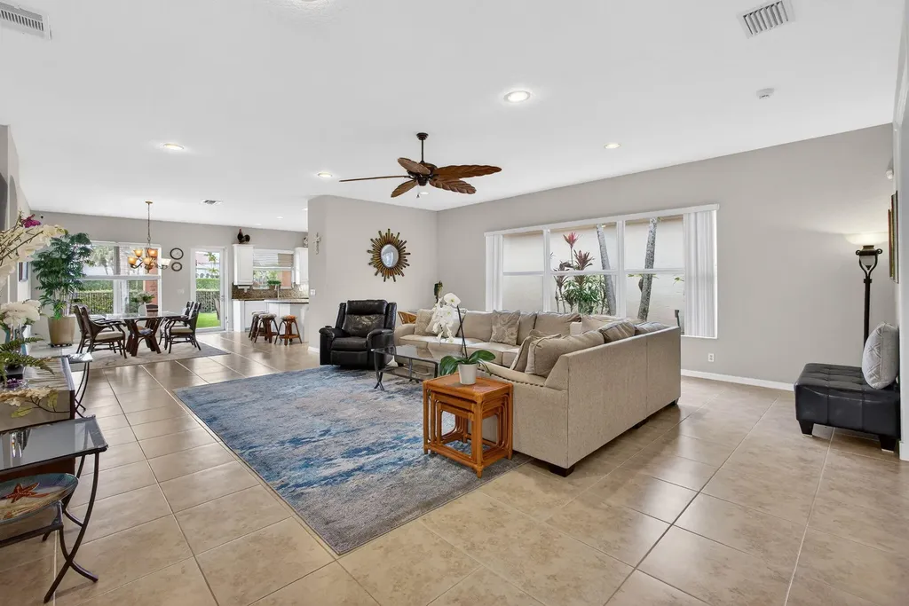 127 Casa Grande Court Palm Beach Gardens FL 33418