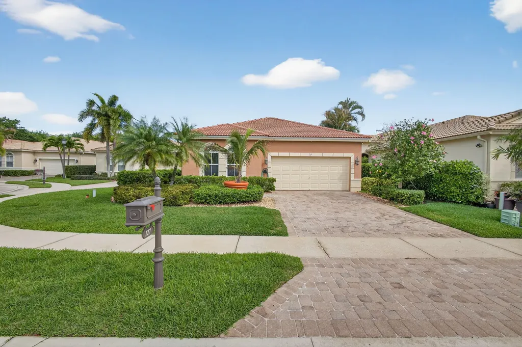 127 Casa Grande Court Palm Beach Gardens FL 33418