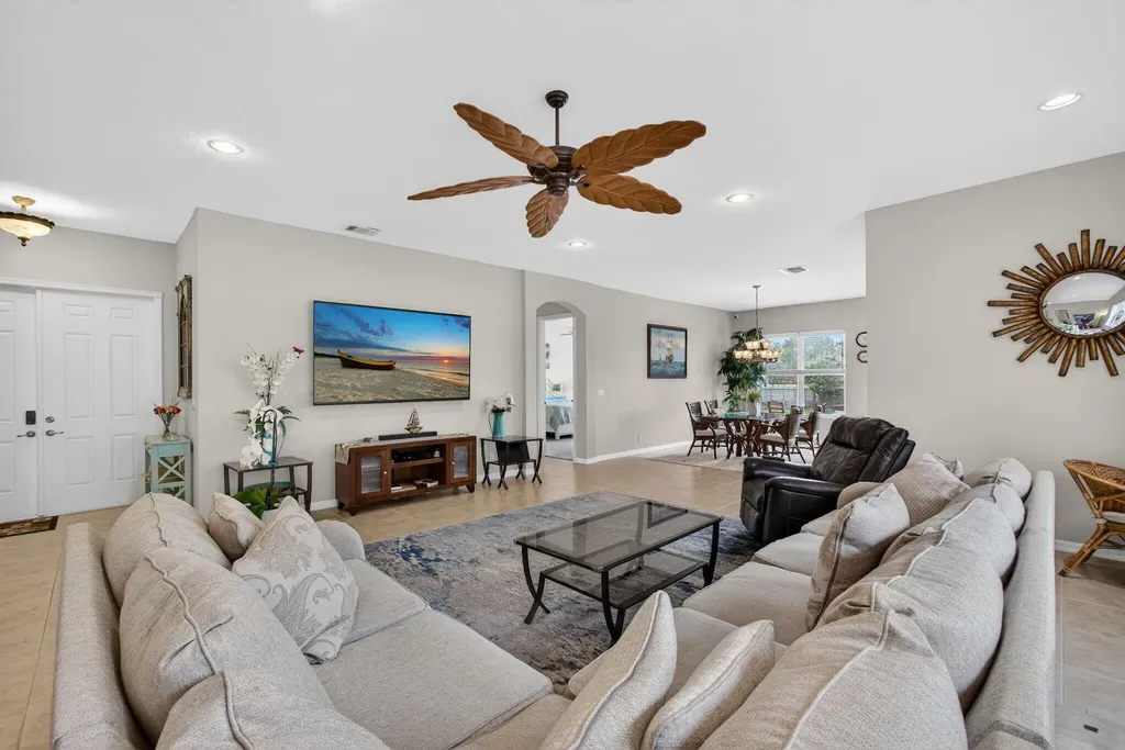 127 Casa Grande Court Palm Beach Gardens FL 33418