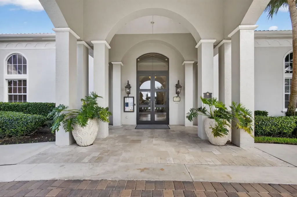 127 Casa Grande Court Palm Beach Gardens FL 33418