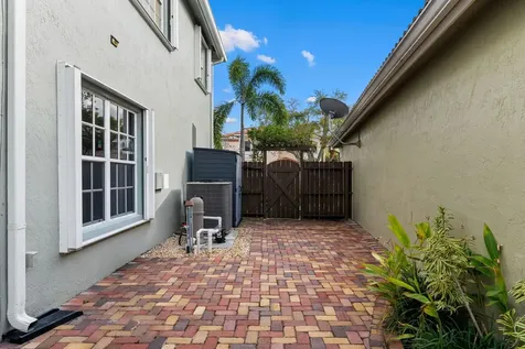 7447 NW 25th Street Margate FL 33063