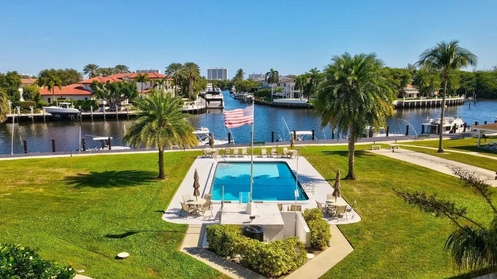 330 N Federal Highway Deerfield Beach FL 33441