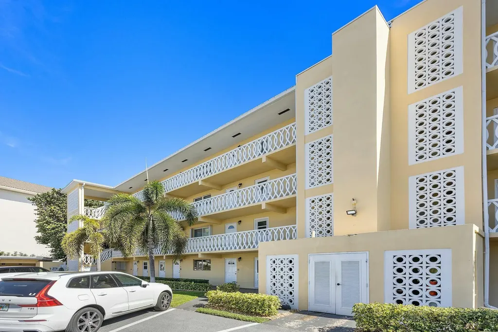 330 N Federal Highway Deerfield Beach FL 33441