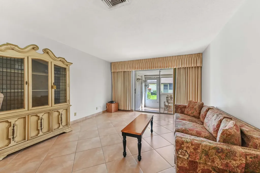2915 Crosley Drive W West Palm Beach FL 33415