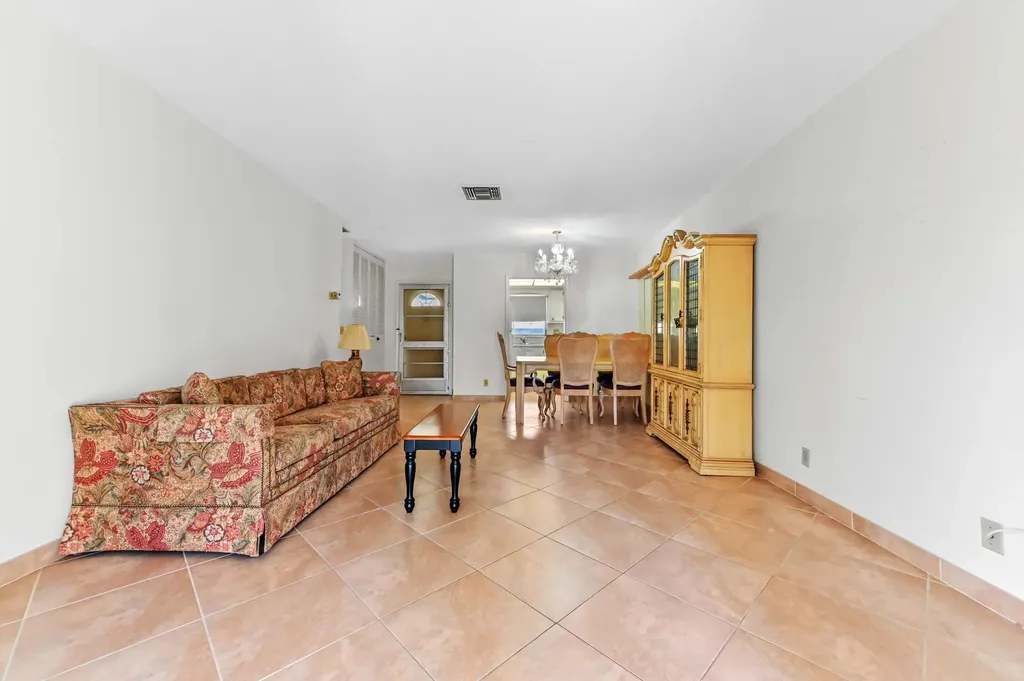 2915 Crosley Drive W West Palm Beach FL 33415