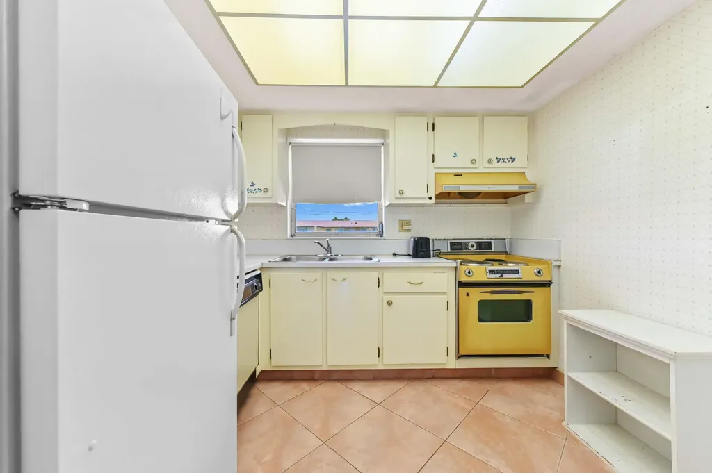 2915 Crosley Drive W West Palm Beach FL 33415