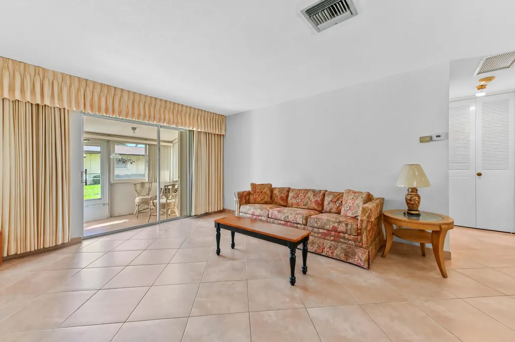 2915 Crosley Drive W West Palm Beach FL 33415