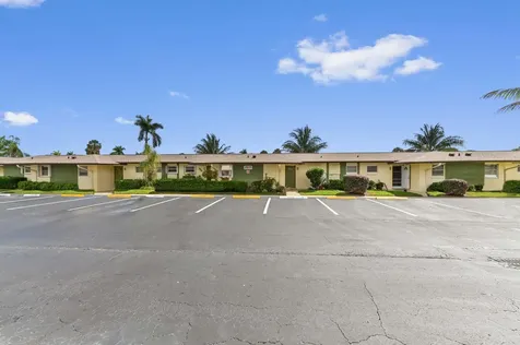 2915 Crosley Drive W West Palm Beach FL 33415