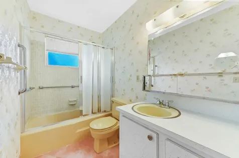 2915 Crosley Drive W West Palm Beach FL 33415