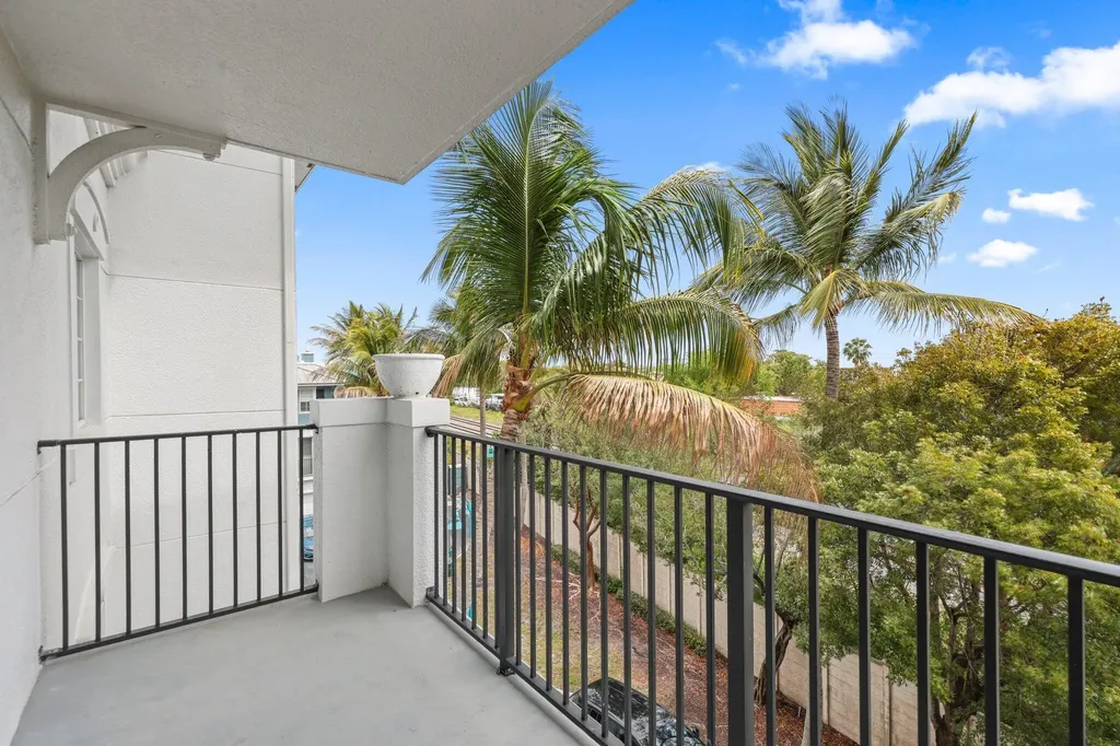 255 NE 3rd Avenue Delray Beach FL 33444