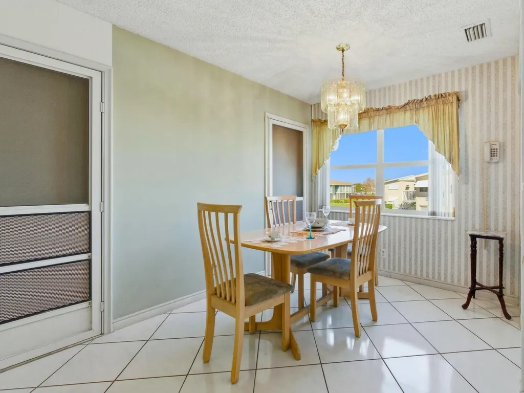 680 W Horizons Boynton Beach FL 33435