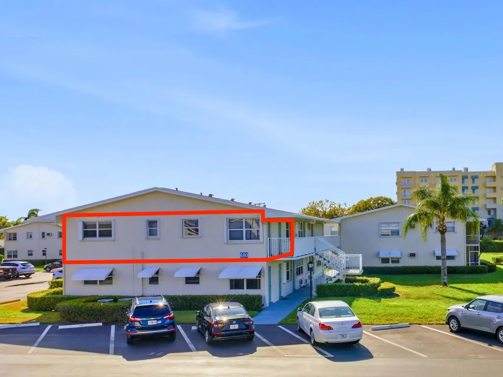 680 W Horizons Boynton Beach FL 33435