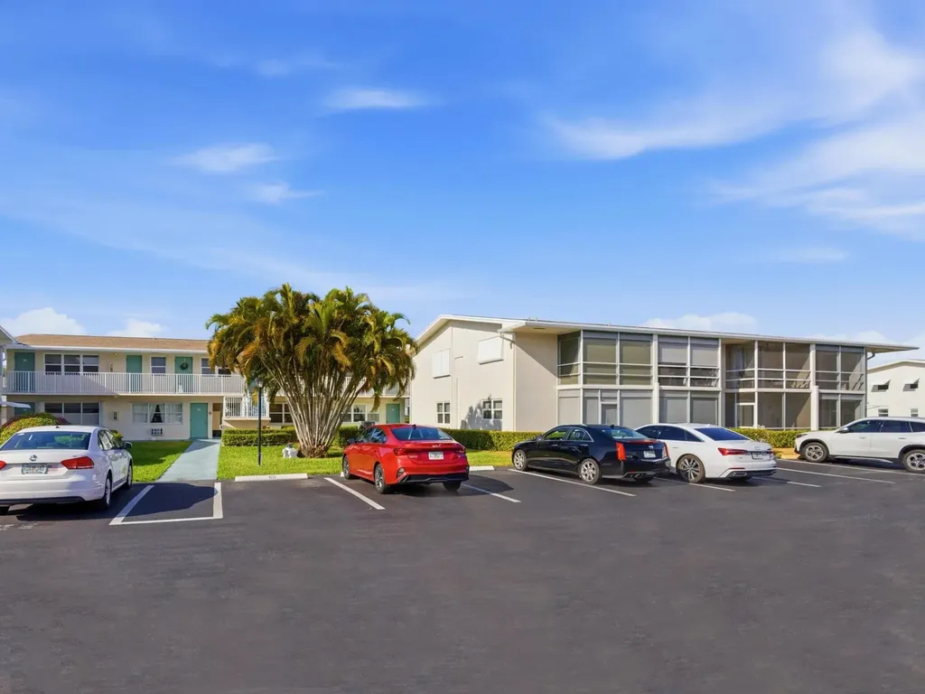 680 W Horizons Boynton Beach FL 33435