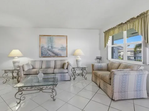 680 W Horizons Boynton Beach FL 33435