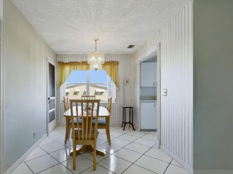 680 W Horizons Boynton Beach FL 33435