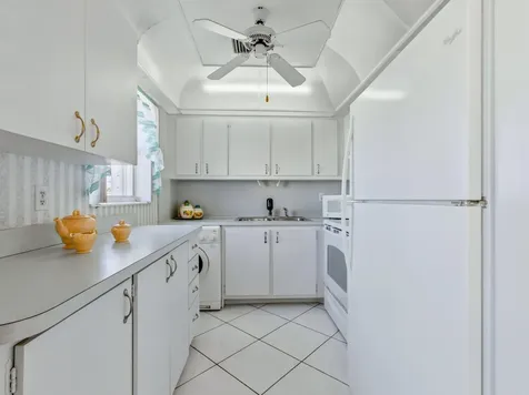 680 W Horizons Boynton Beach FL 33435