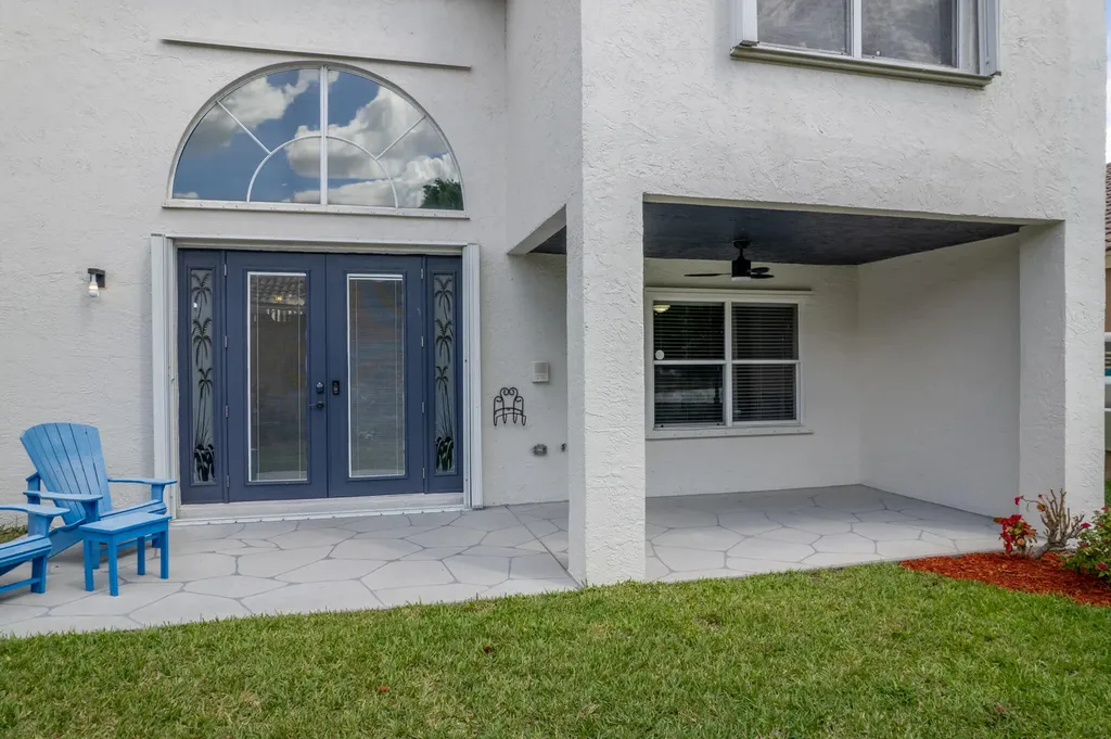 7040 Peninsula Lake Court Lake Worth FL 33467