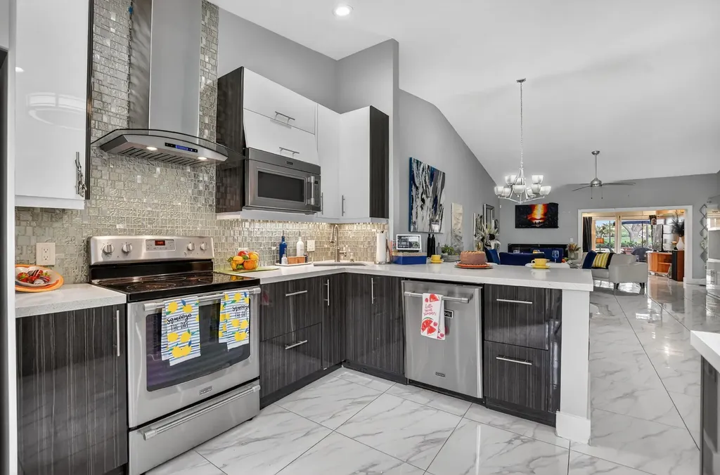 2683 Emerald Way N Deerfield Beach FL 33442