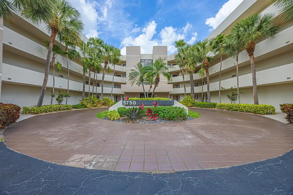 5750 Camino Del Sol Boca Raton FL 33433