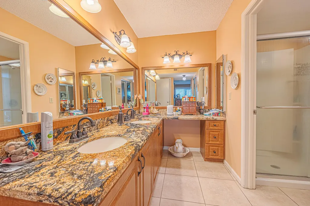 5750 Camino Del Sol Boca Raton FL 33433