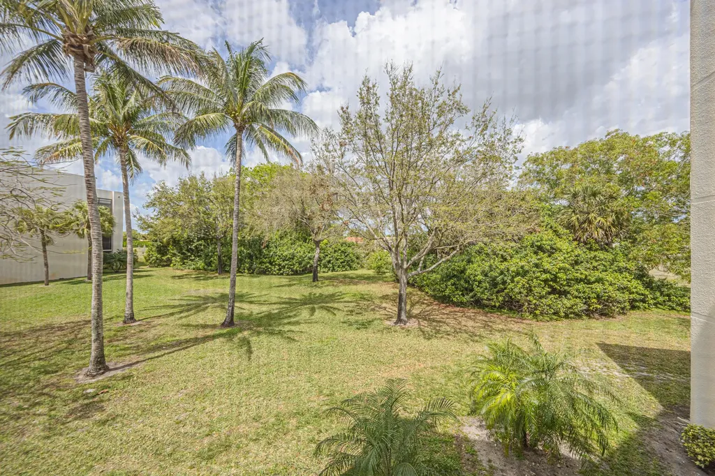 5750 Camino Del Sol Boca Raton FL 33433