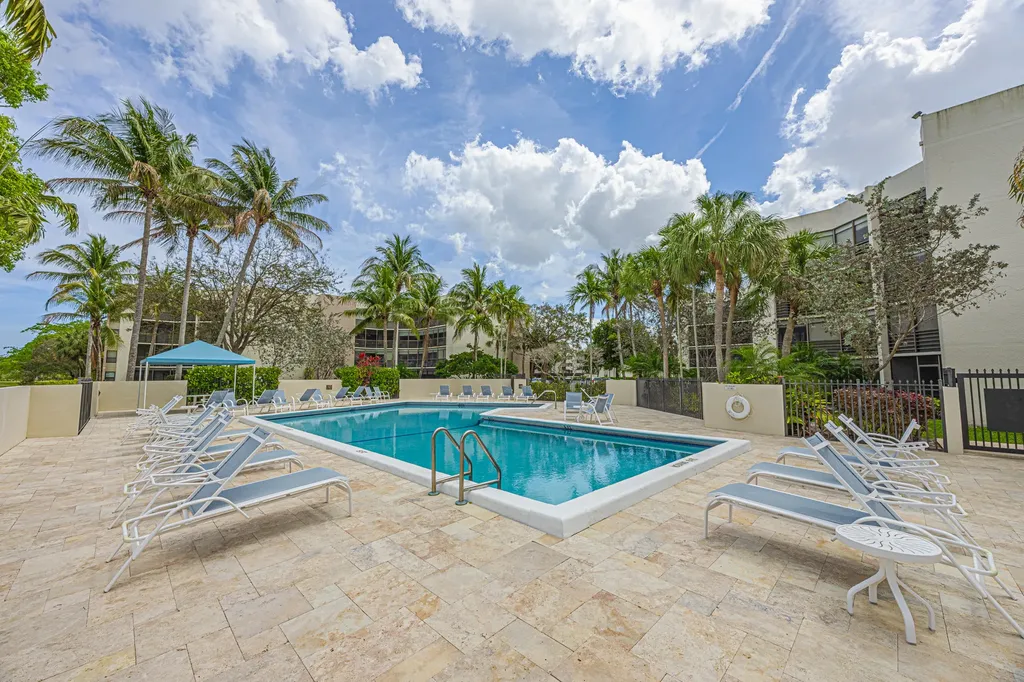 5750 Camino Del Sol Boca Raton FL 33433