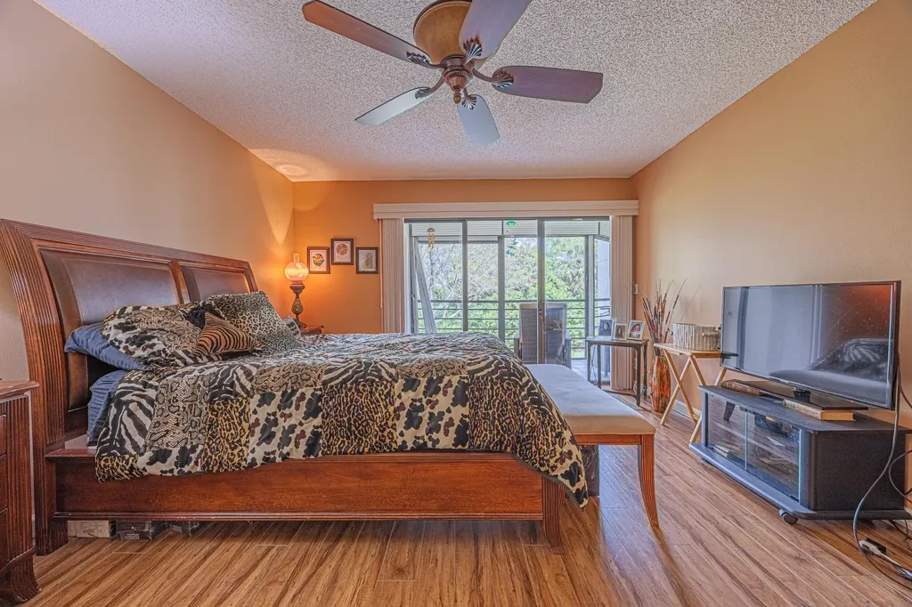 5750 Camino Del Sol Boca Raton FL 33433