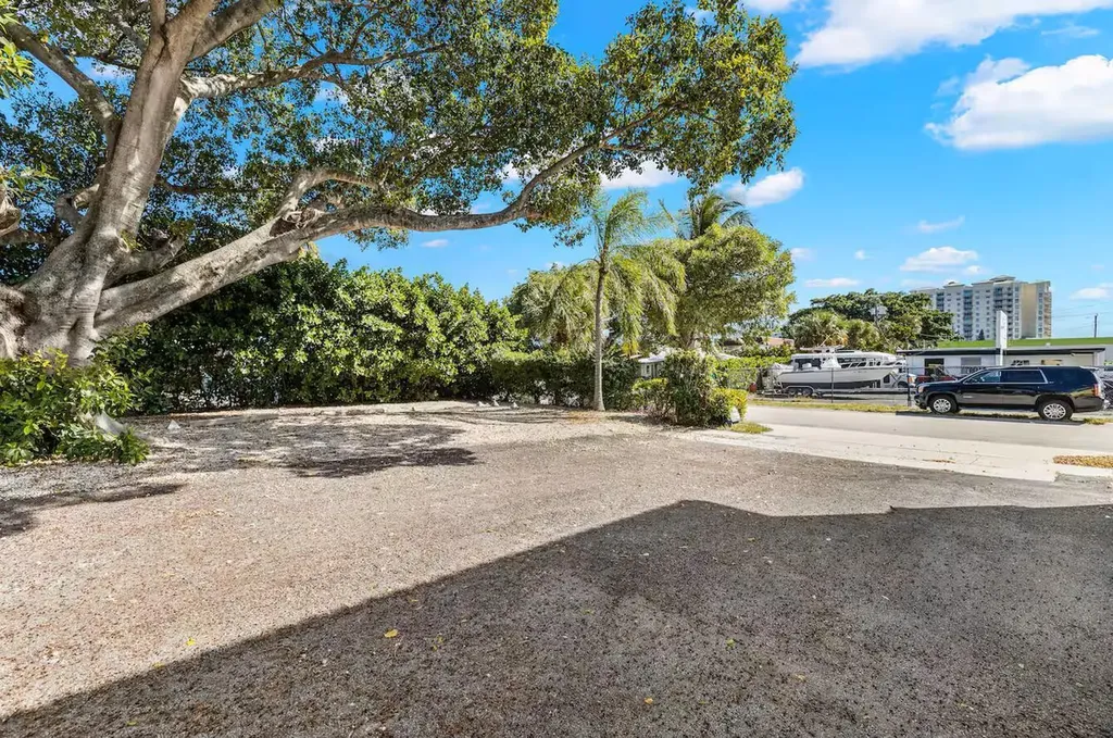 802 N Federal Highway Boynton Beach FL 33435