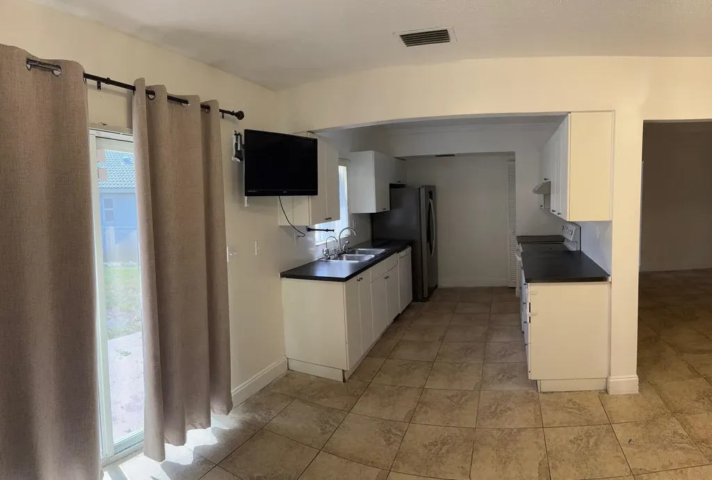 11180 NW 35th Street Coral Springs FL 33065