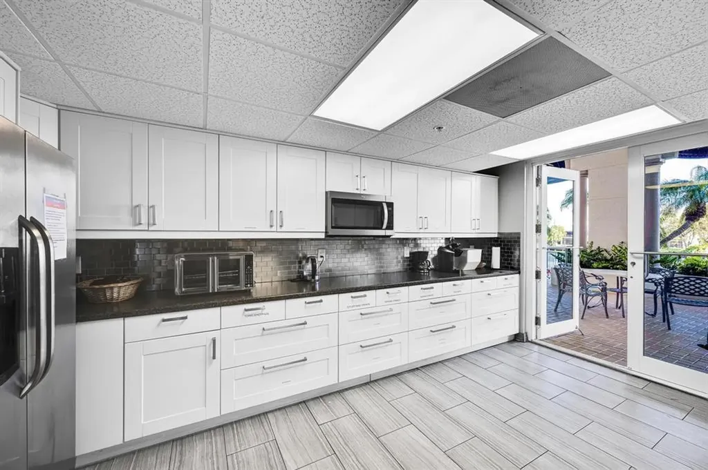 2880 NE 14th Street Causeway Pompano Beach FL 33062