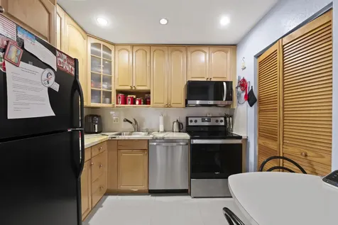 2317 SW 81st Terrace North Lauderdale FL 33068