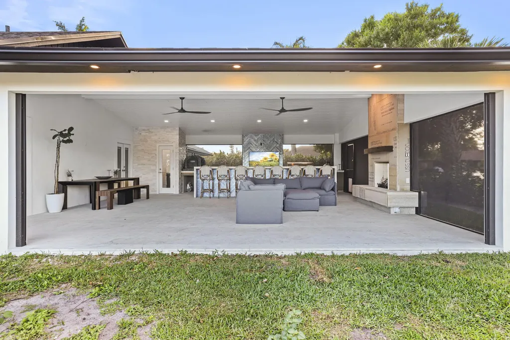 6549 Eastpointe Pines Street Palm Beach Gardens FL 33418