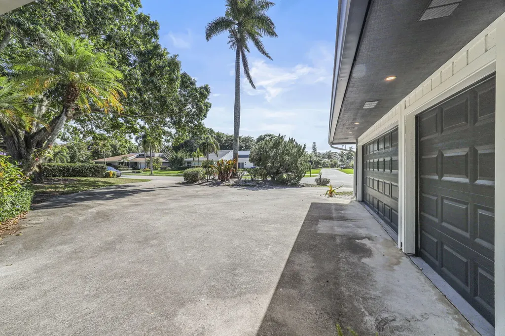 6549 Eastpointe Pines Street Palm Beach Gardens FL 33418