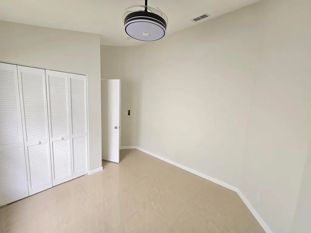 1041 Fairfax Circle W Boynton Beach FL 33436