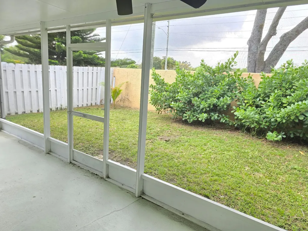 1041 Fairfax Circle W Boynton Beach FL 33436