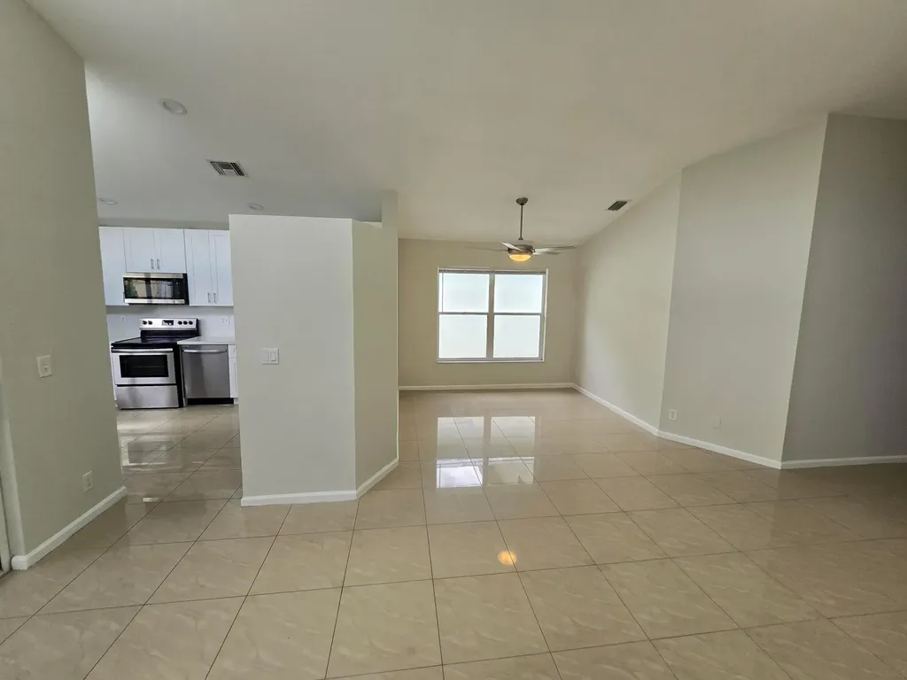 1041 Fairfax Circle W Boynton Beach FL 33436