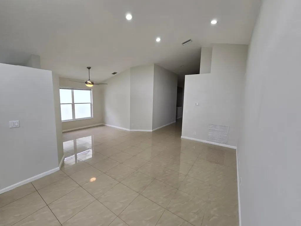 1041 Fairfax Circle W Boynton Beach FL 33436