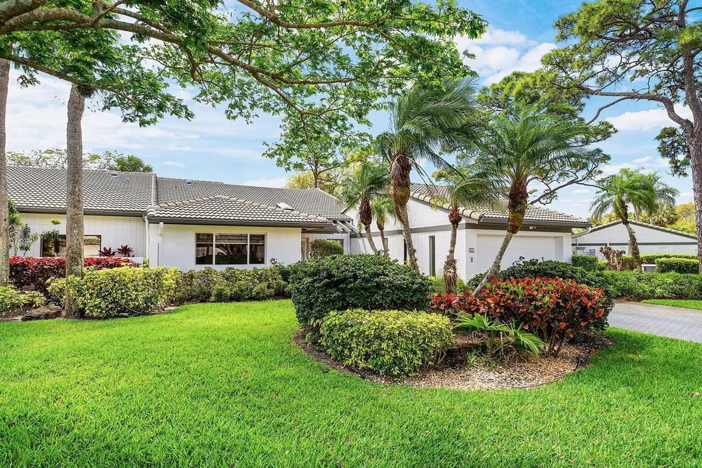 86 Cambridge Lane Boynton Beach FL 33436