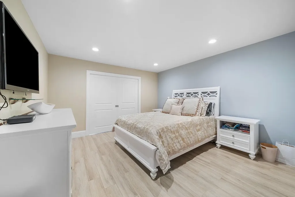 86 Cambridge Lane Boynton Beach FL 33436