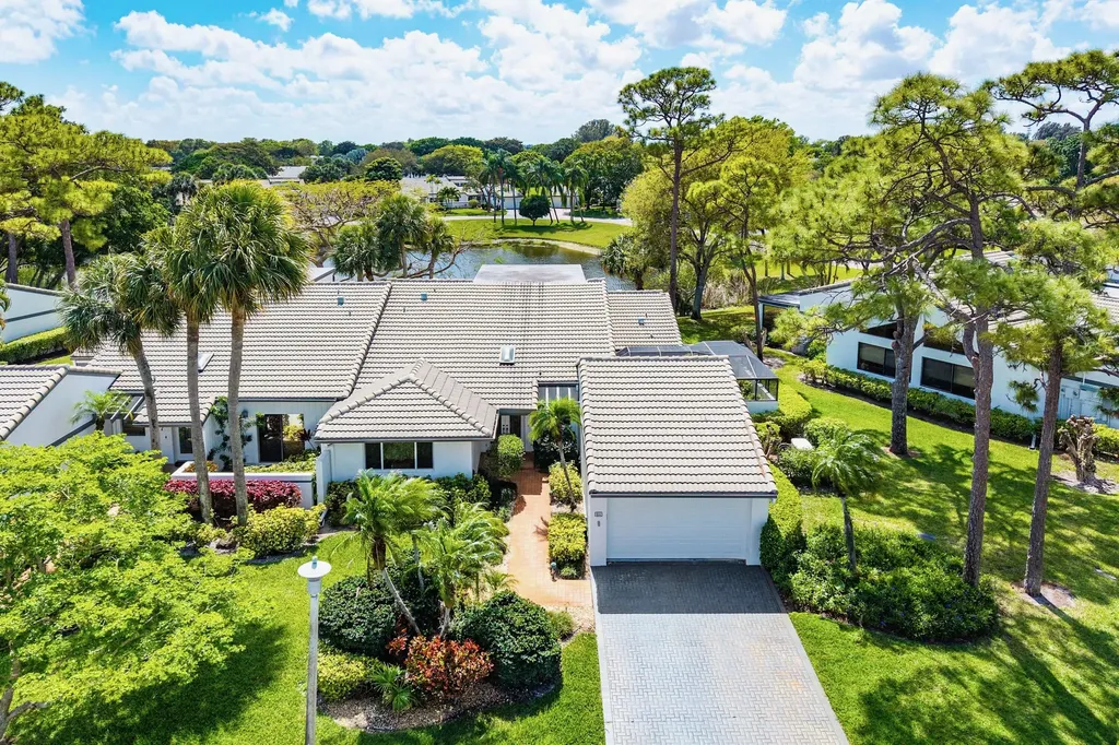 86 Cambridge Lane Boynton Beach FL 33436