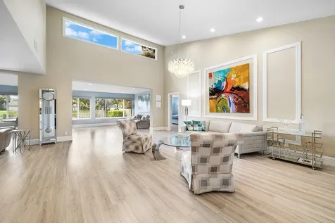 86 Cambridge Lane Boynton Beach FL 33436