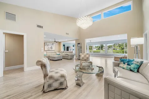 86 Cambridge Lane Boynton Beach FL 33436