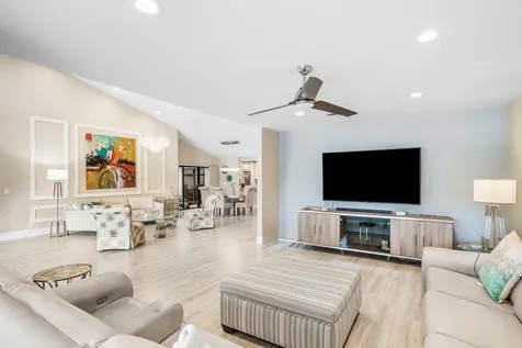 86 Cambridge Lane Boynton Beach FL 33436